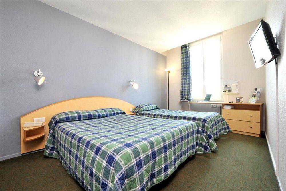 Brit Hotel Confort Nevers Centre Gare Buitenkant foto