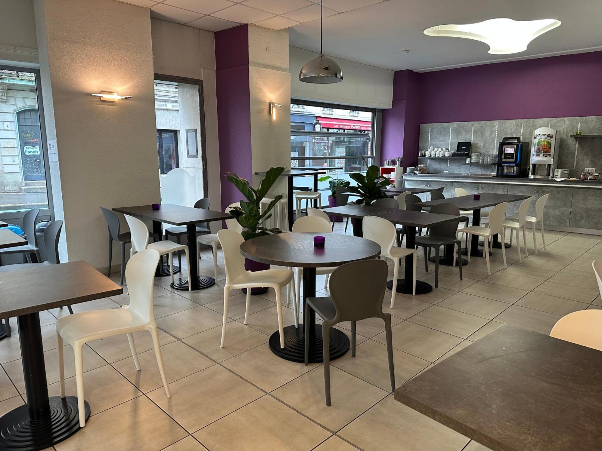Brit Hotel Confort Nevers Centre Gare Buitenkant foto