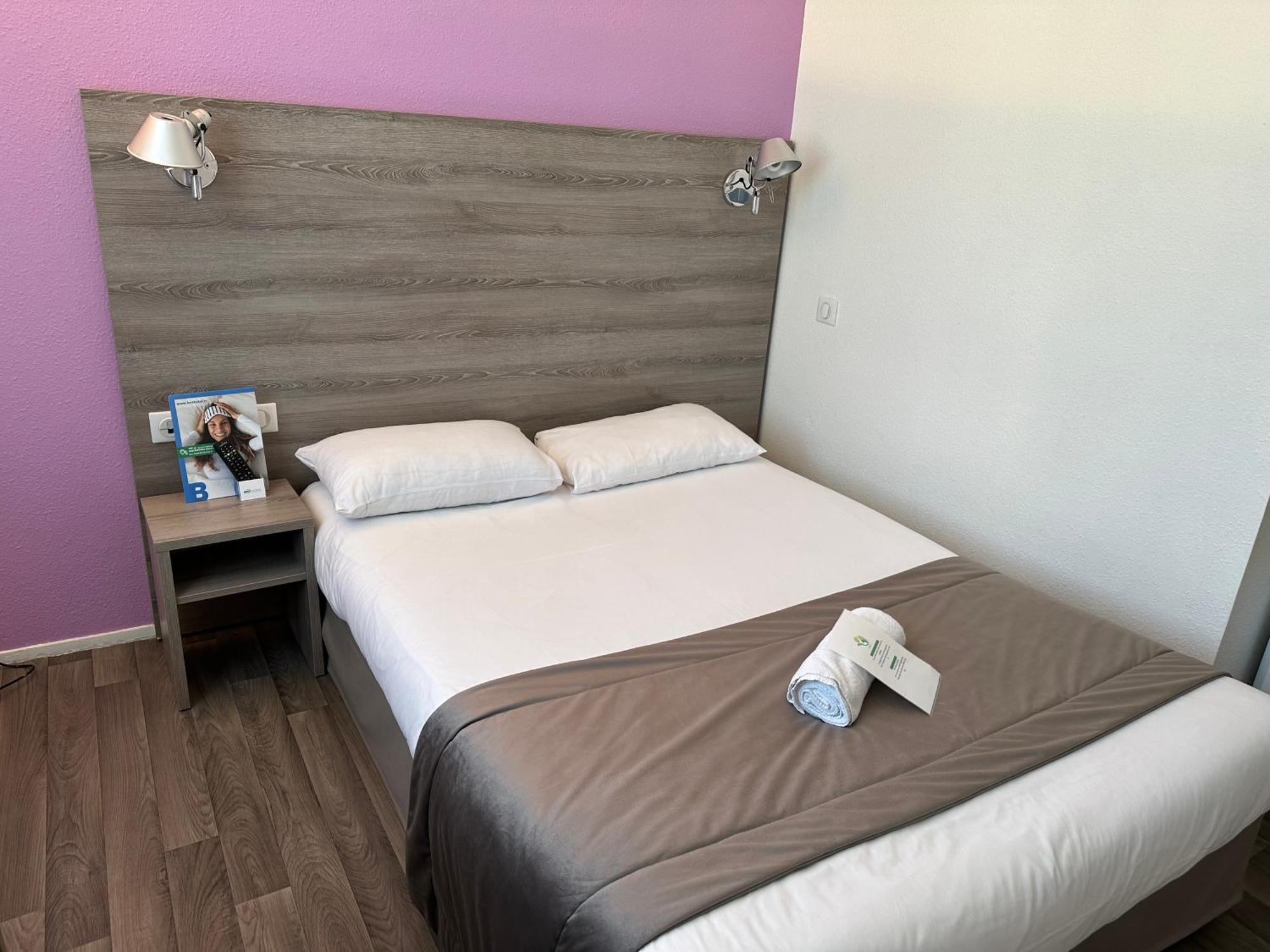 Brit Hotel Confort Nevers Centre Gare Buitenkant foto