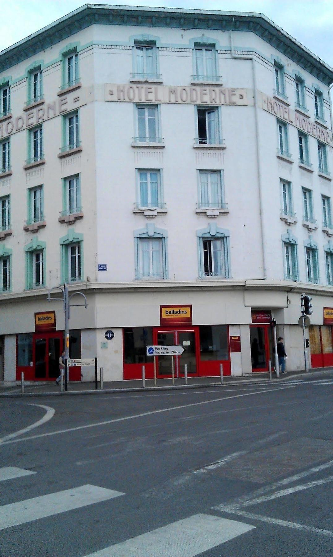 Brit Hotel Confort Nevers Centre Gare Buitenkant foto