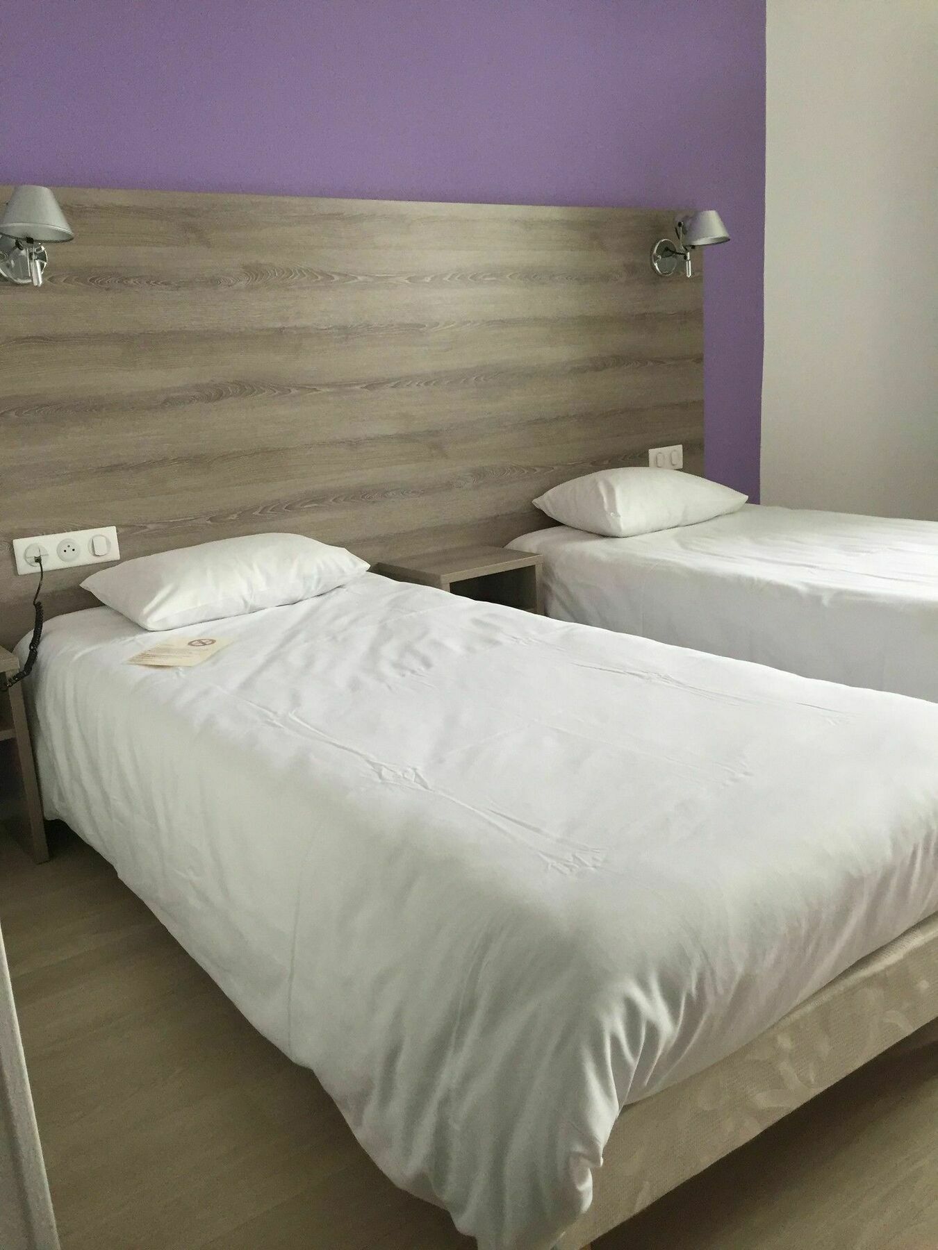 Brit Hotel Confort Nevers Centre Gare Buitenkant foto