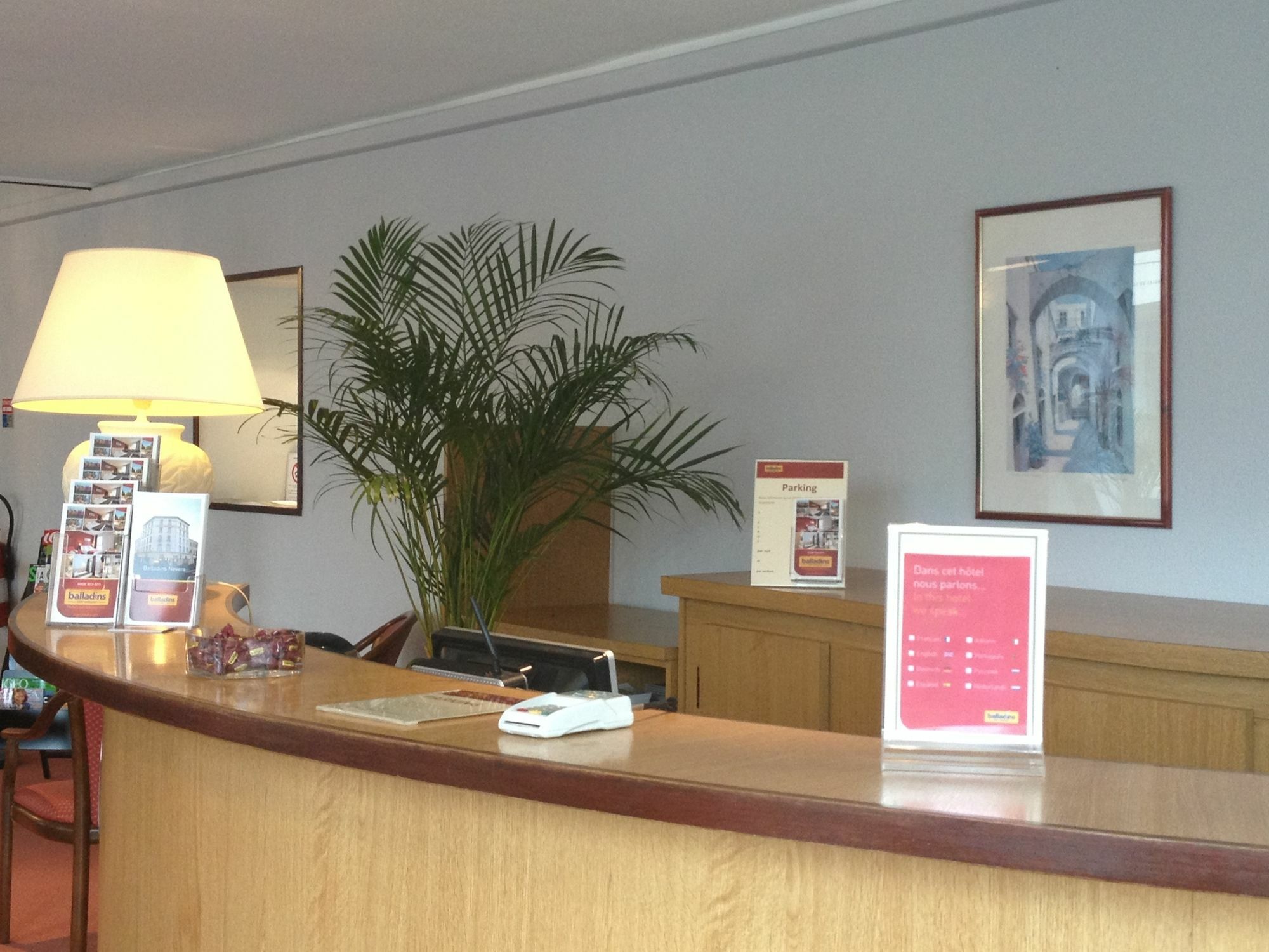 Brit Hotel Confort Nevers Centre Gare Buitenkant foto