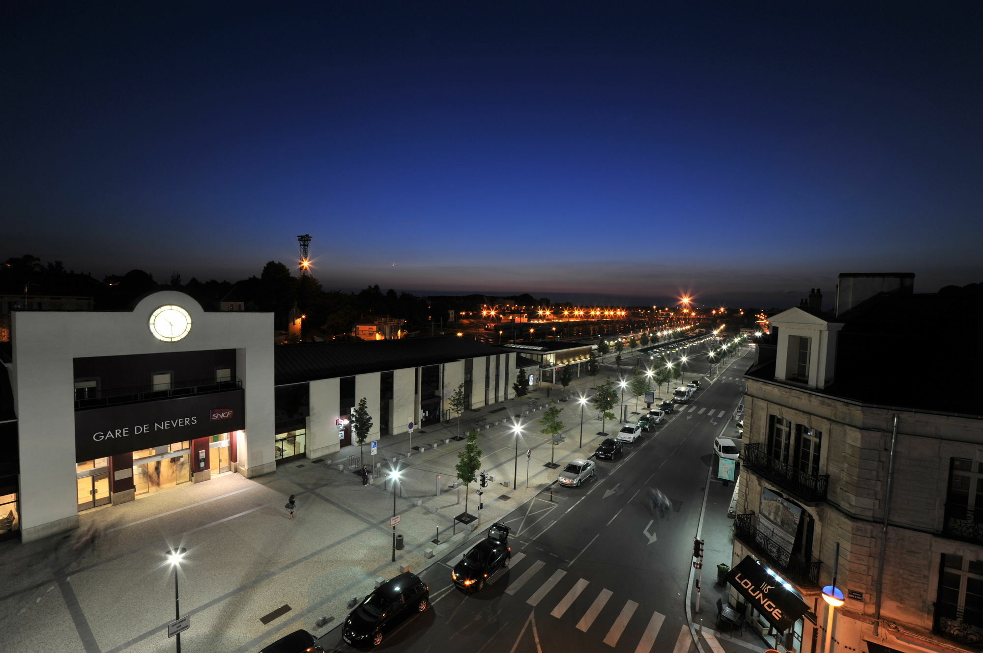 Brit Hotel Confort Nevers Centre Gare Buitenkant foto