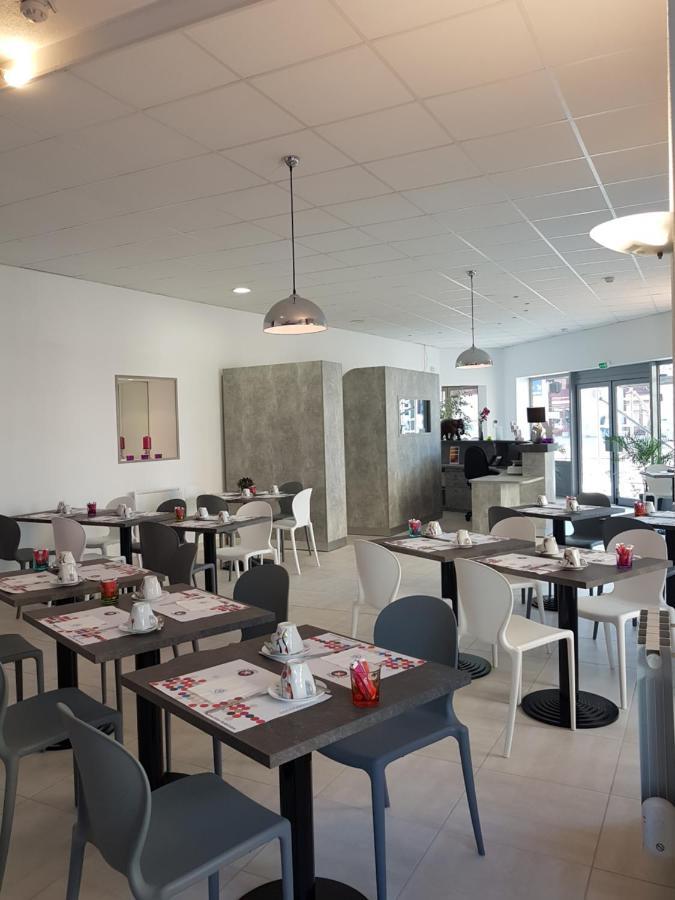 Brit Hotel Confort Nevers Centre Gare Buitenkant foto